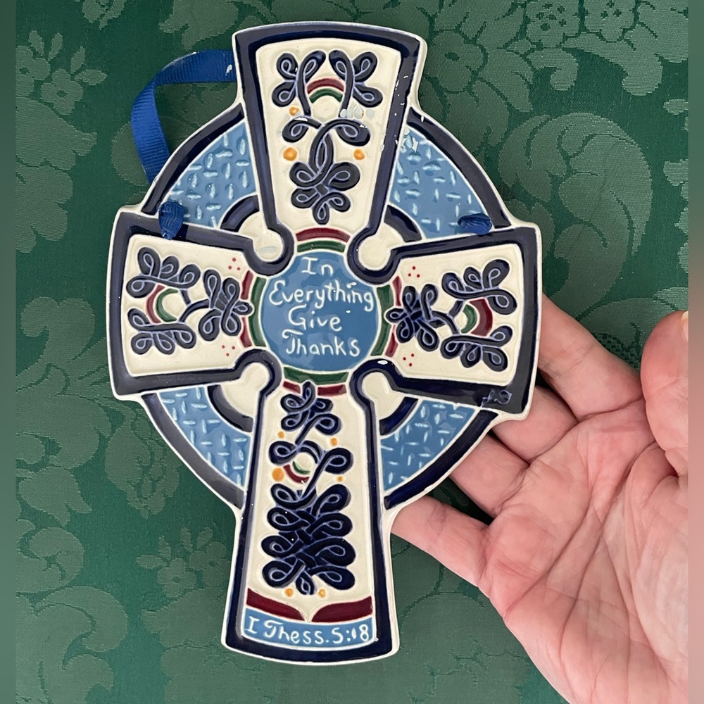 J. DUBAN DESIGNS HANGING BLUE CERAMIC TILE CROSS "IN EVERYTHING GIVE THANKS”